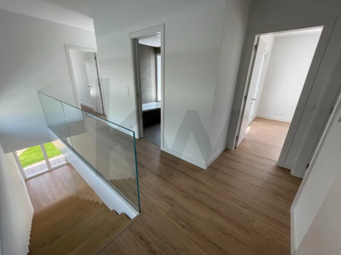 Moradia T4 para Arrendamento em Corroios Foto 16