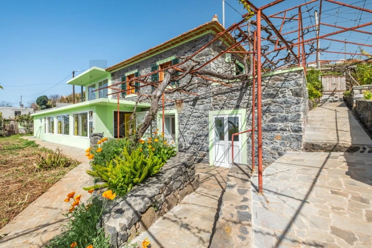 Moradia T2 para Venda em Canhas Foto 5