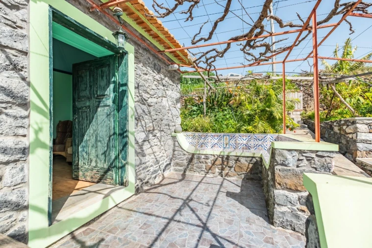 Moradia T2 para Venda em Canhas Foto 24