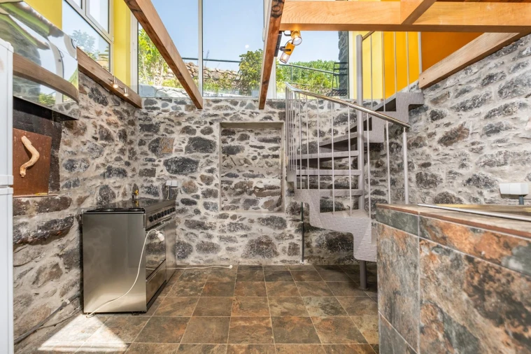 Moradia T2 para Venda em Canhas Foto 13