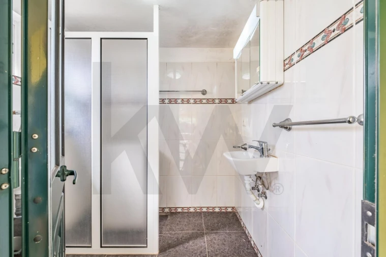 Moradia T2 para Venda em Canhas Foto 12