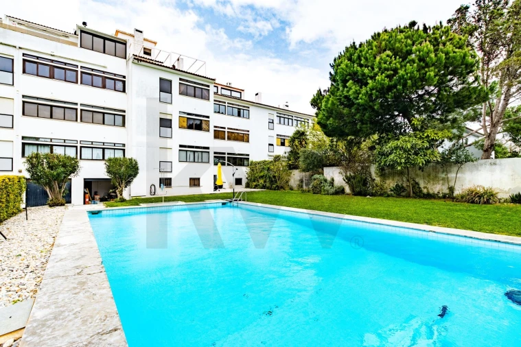 Apartamento T3 para Venda em Cascais e Estoril Foto 1