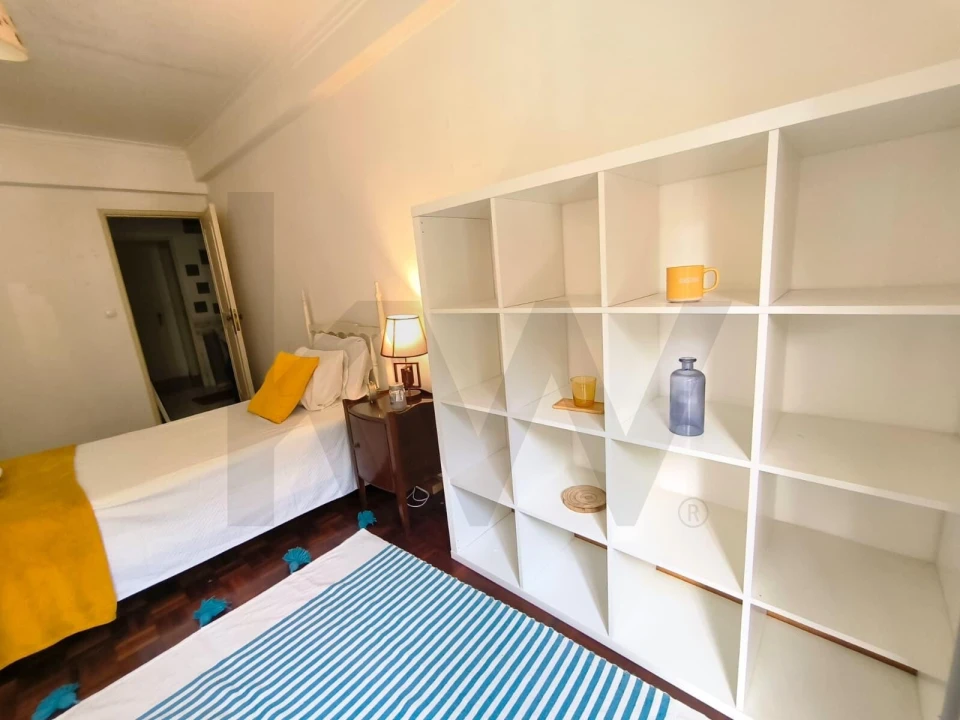 Quarto para Arrendamento em Massamá e Monte Abraão Foto 6