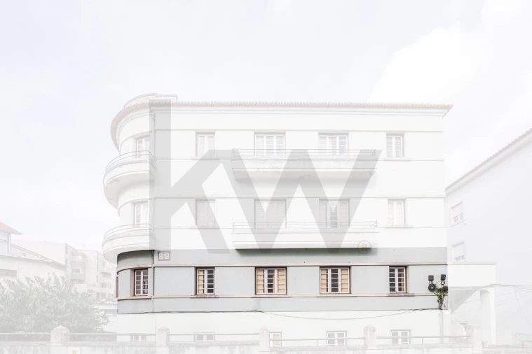 Apartamento T6 para Venda em Santo Antonio dos Olivais Foto 2