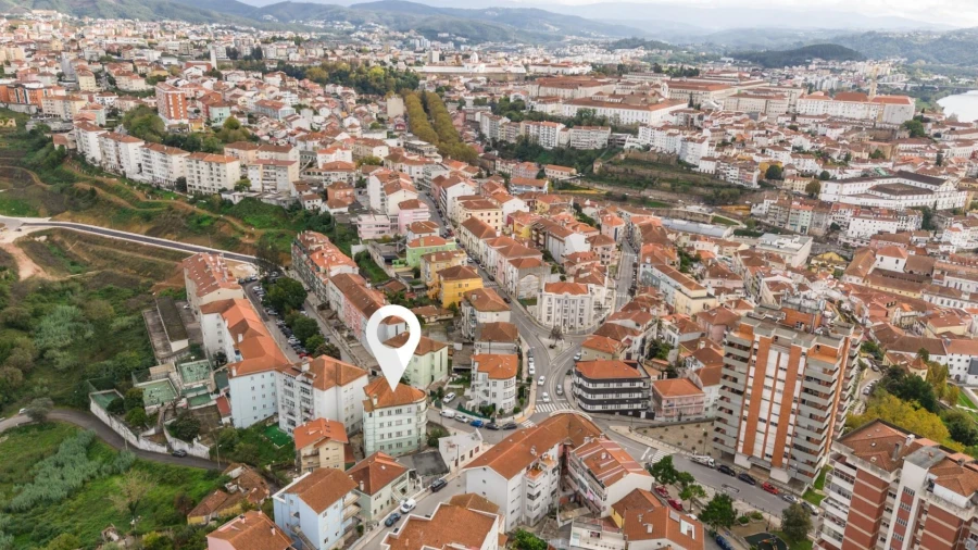 Apartamento T6 para Venda em Santo Antonio dos Olivais Foto 14