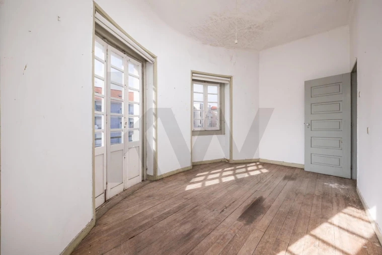 Apartamento T6 para Venda em Santo Antonio dos Olivais Foto 6