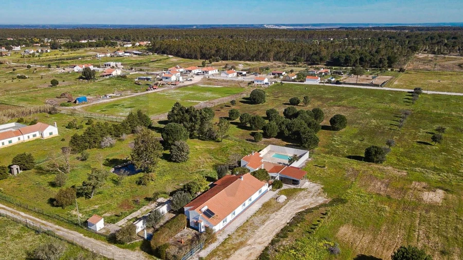 Moradia T4 para Venda em Branca Foto 60