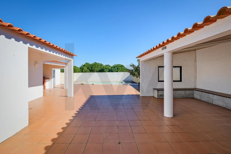 Moradia T4 para Venda em Branca Foto 45