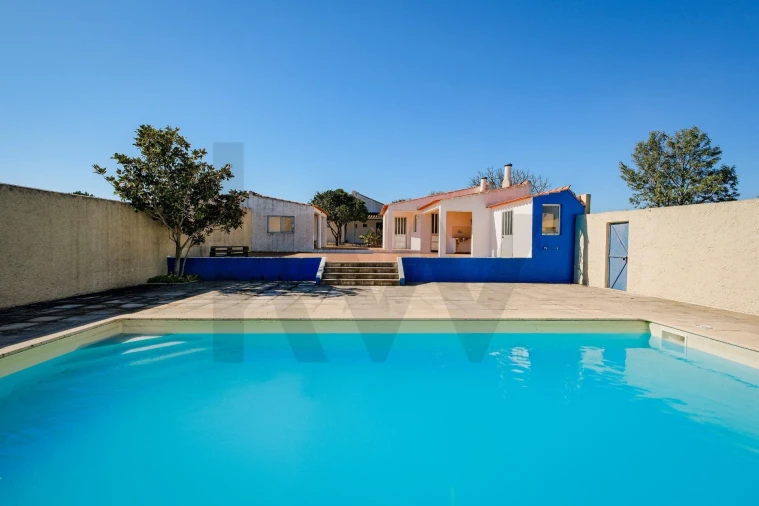 Moradia T4 para Venda em Branca Foto 2