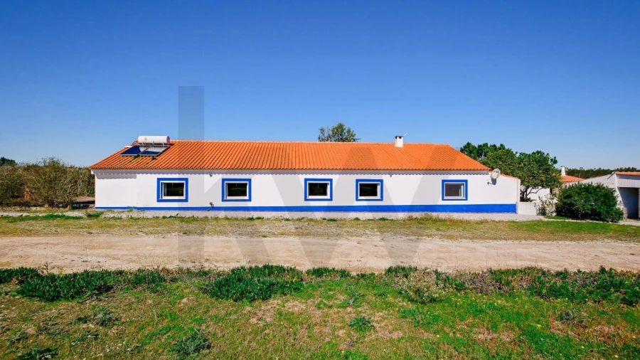 Moradia T4 para Venda em Branca