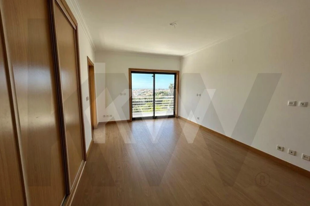 Apartamento T4 para Arrendamento em Alcabideche Foto 31