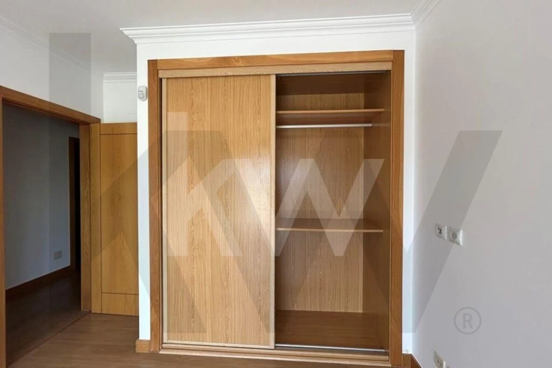 Apartamento T4 para Arrendamento em Alcabideche Foto 26