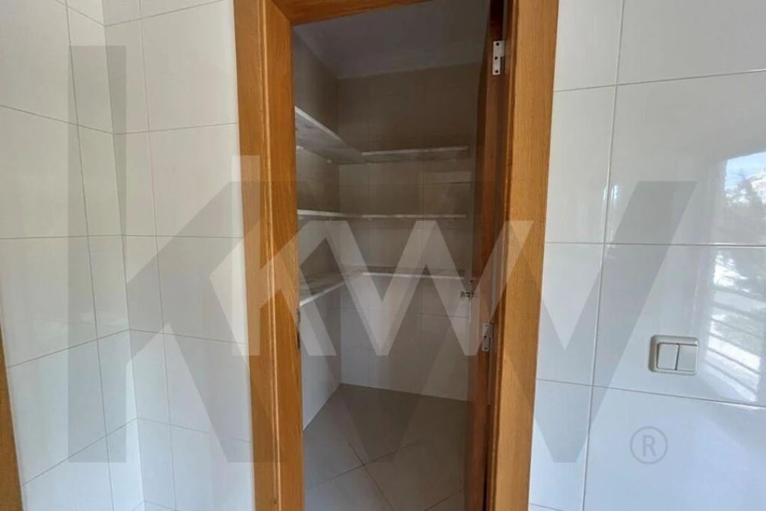 Apartamento T4 para Arrendamento em Alcabideche Foto 15