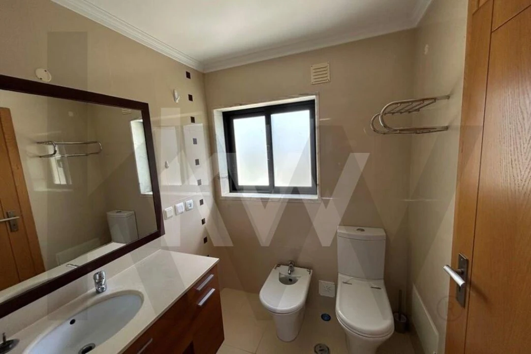 Apartamento T4 para Arrendamento em Alcabideche Foto 30