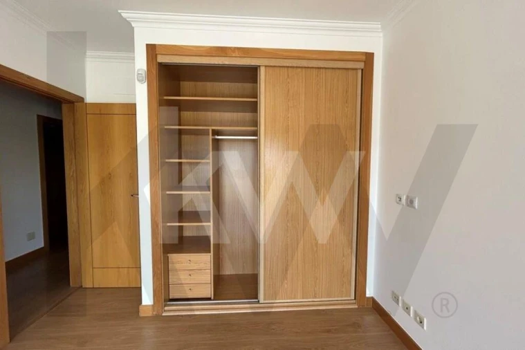 Apartamento T4 para Arrendamento em Alcabideche Foto 25