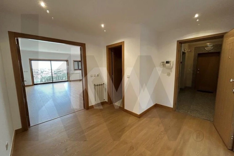 Apartamento T4 para Arrendamento em Alcabideche Foto 6