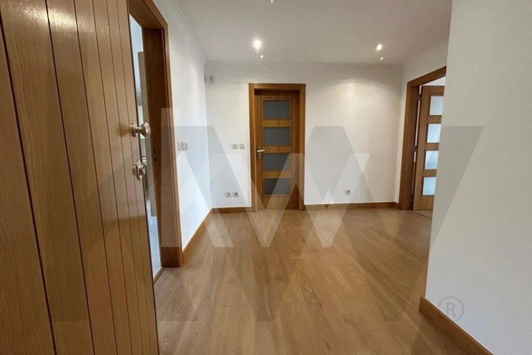 Apartamento T4 para Arrendamento em Alcabideche Foto 5