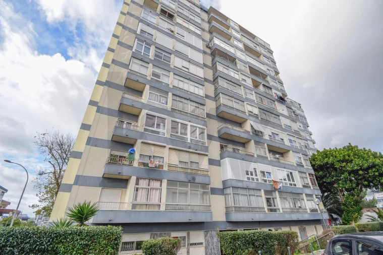 Apartamento T3 para Venda em Carnaxide e Queijas Foto 26