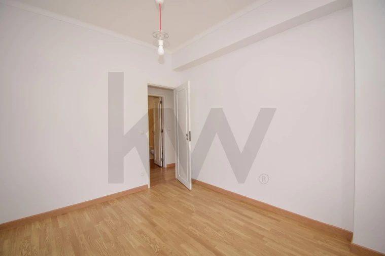 Apartamento T3 para Venda em Carnaxide e Queijas Foto 11