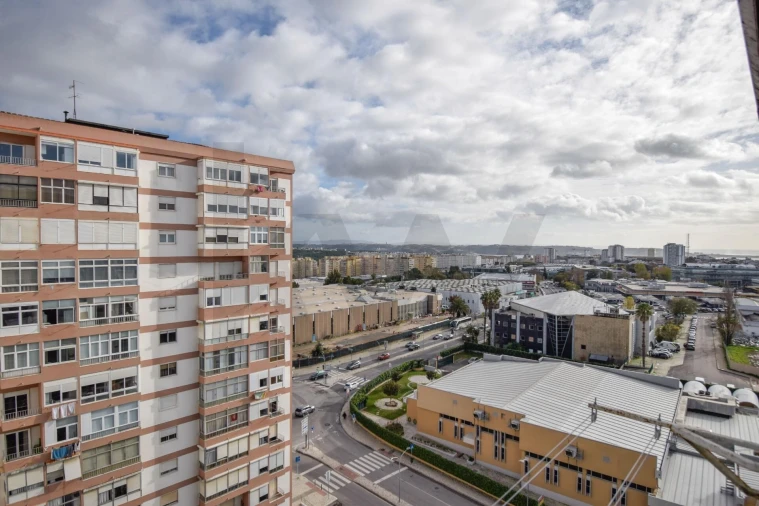 Apartamento T3 para Venda em Carnaxide e Queijas Foto 27