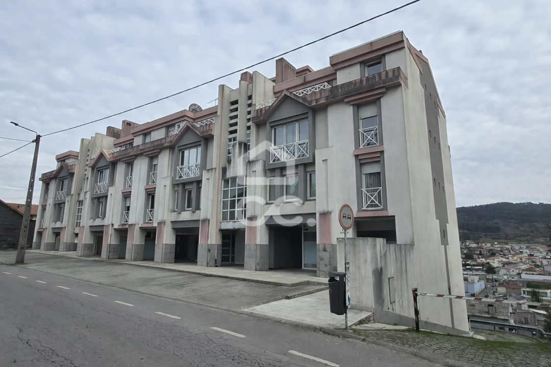 Apartamento T3 para Venda em Selho (São Jorge) Foto 1