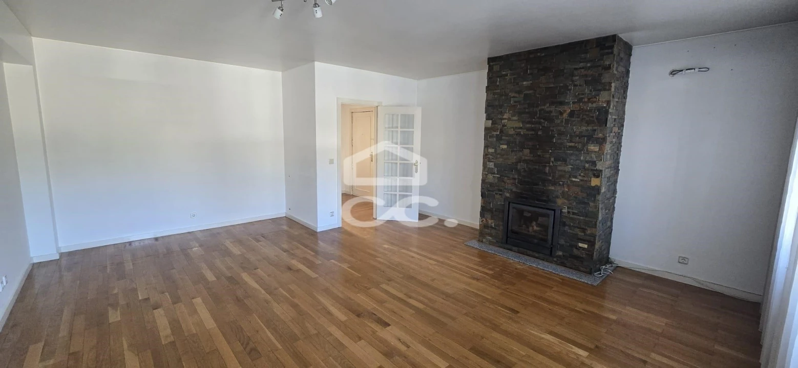 Apartamento T3 para Venda em Selho (São Jorge) Foto 2