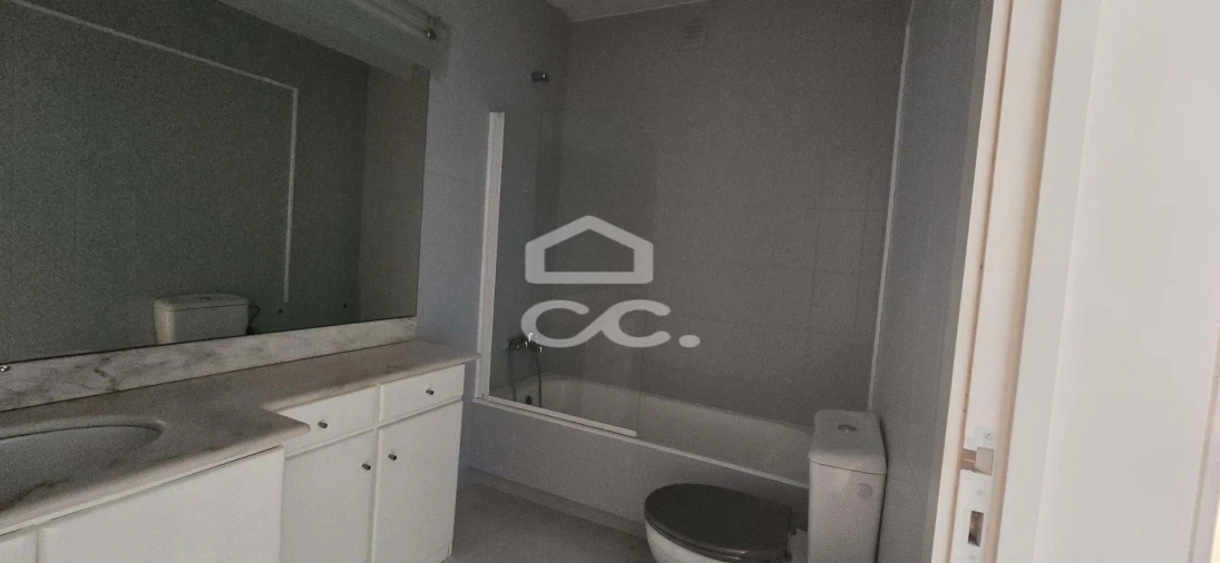 Apartamento T3 para Venda em Selho (São Jorge) Foto 11