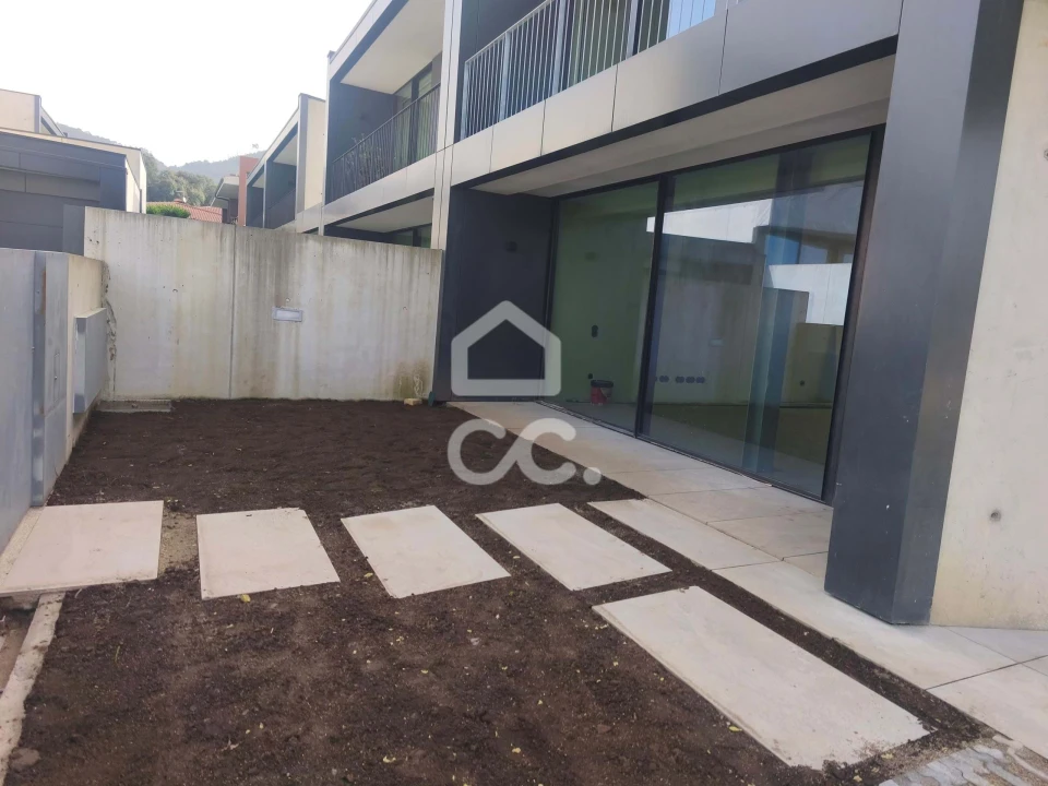 Moradia T3 para Venda em Monte Córdova Foto 6