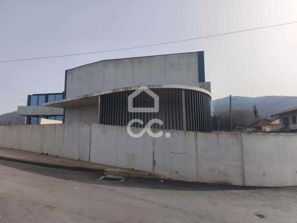 Moradia T3 para Venda em Monte Córdova Foto 3