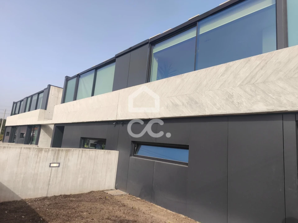 Moradia T3 para Venda em Monte Córdova Foto 1