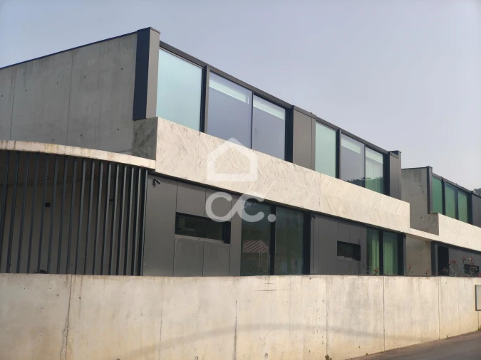 Moradia T3 para Venda em Monte Córdova Foto 2