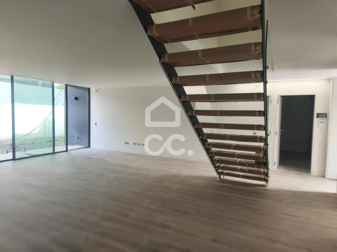 Moradia T3 para Venda em Monte Córdova Foto 9