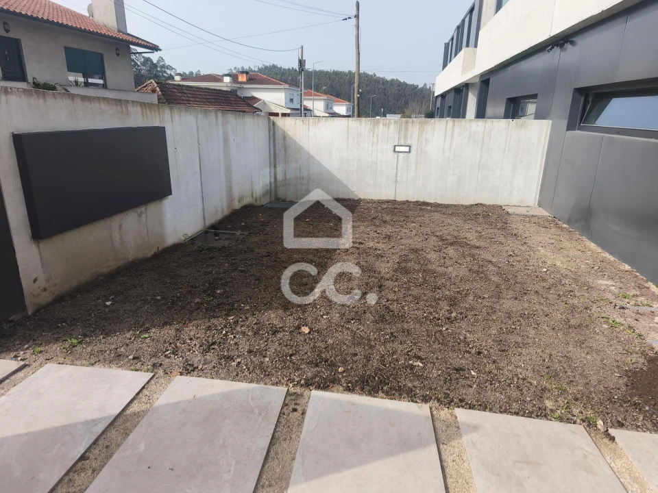 Moradia T3 para Venda em Monte Córdova Foto 3