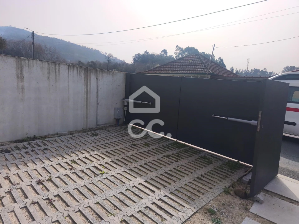 Moradia T3 para Venda em Monte Córdova Foto 5