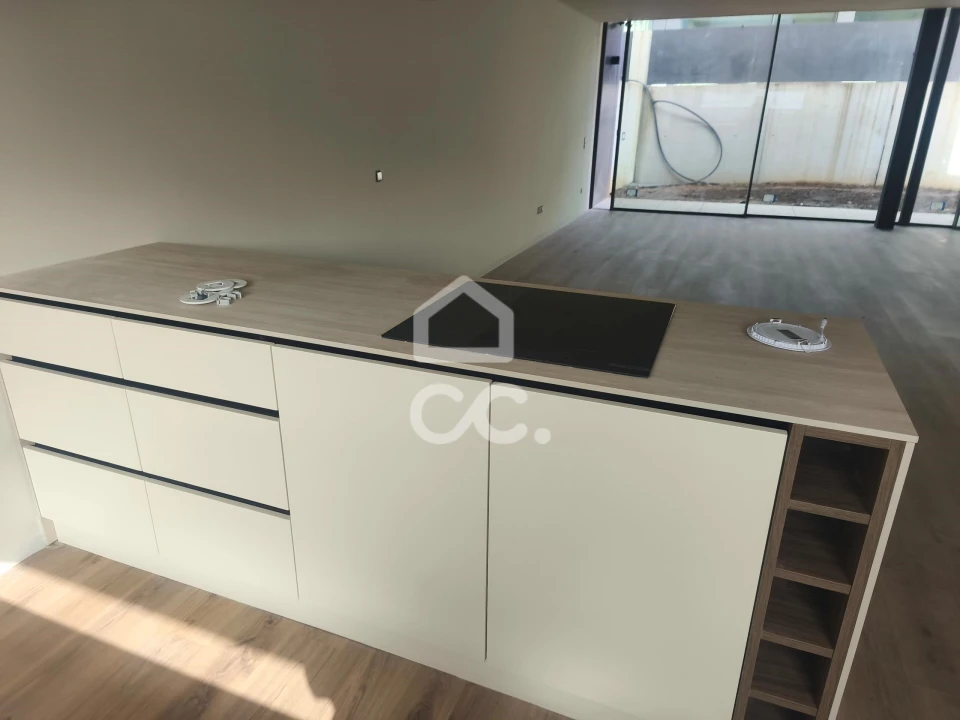 Moradia T3 para Venda em Monte Córdova Foto 14