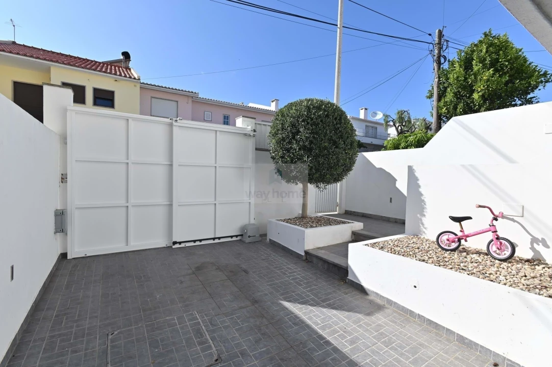 Moradia T3 para Venda em Alcabideche Foto 32