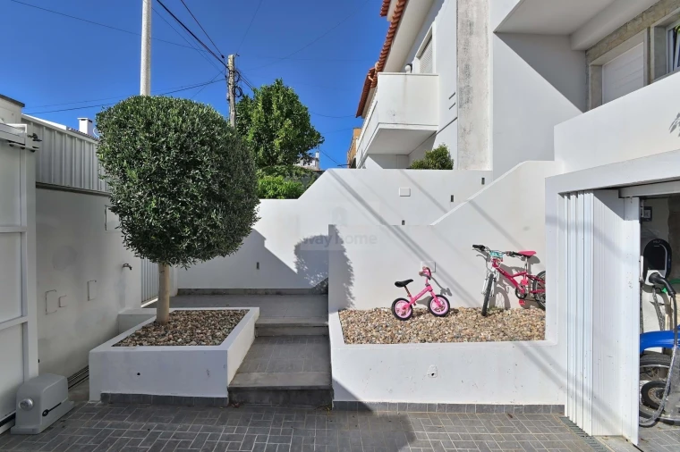 Moradia T3 para Venda em Alcabideche Foto 33