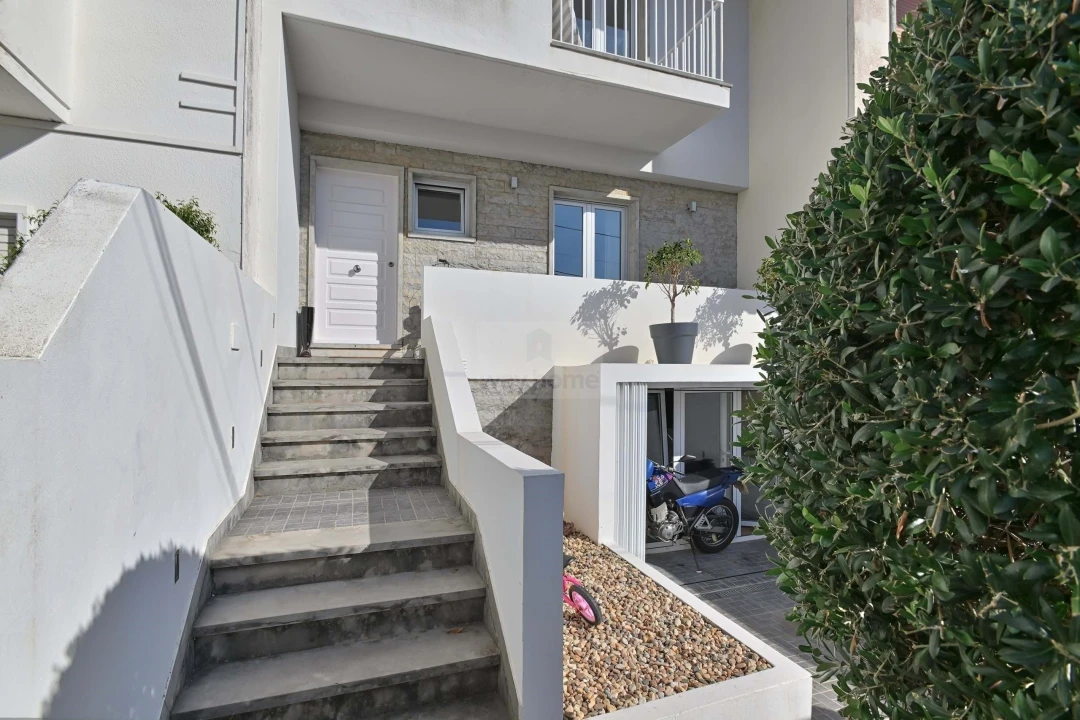 Moradia T3 para Venda em Alcabideche Foto 35