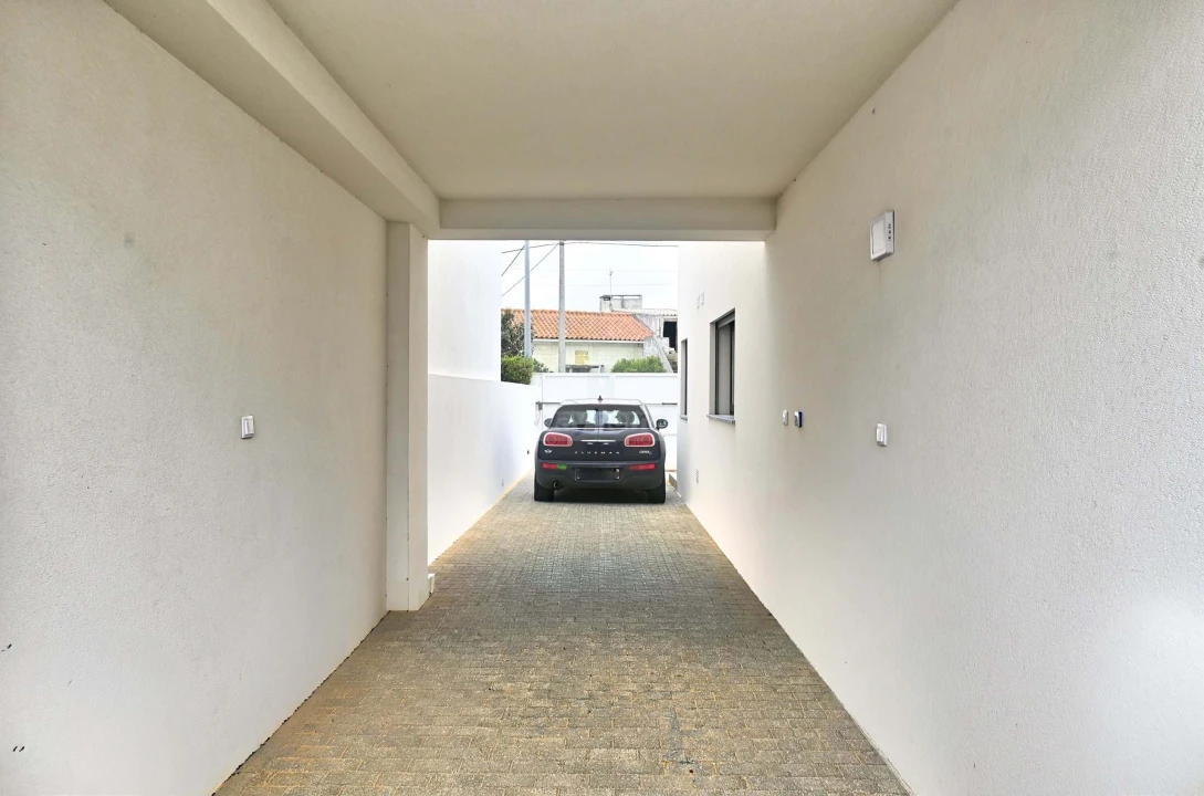 Moradia T4 para Venda em São Domingos de Rana Foto 36