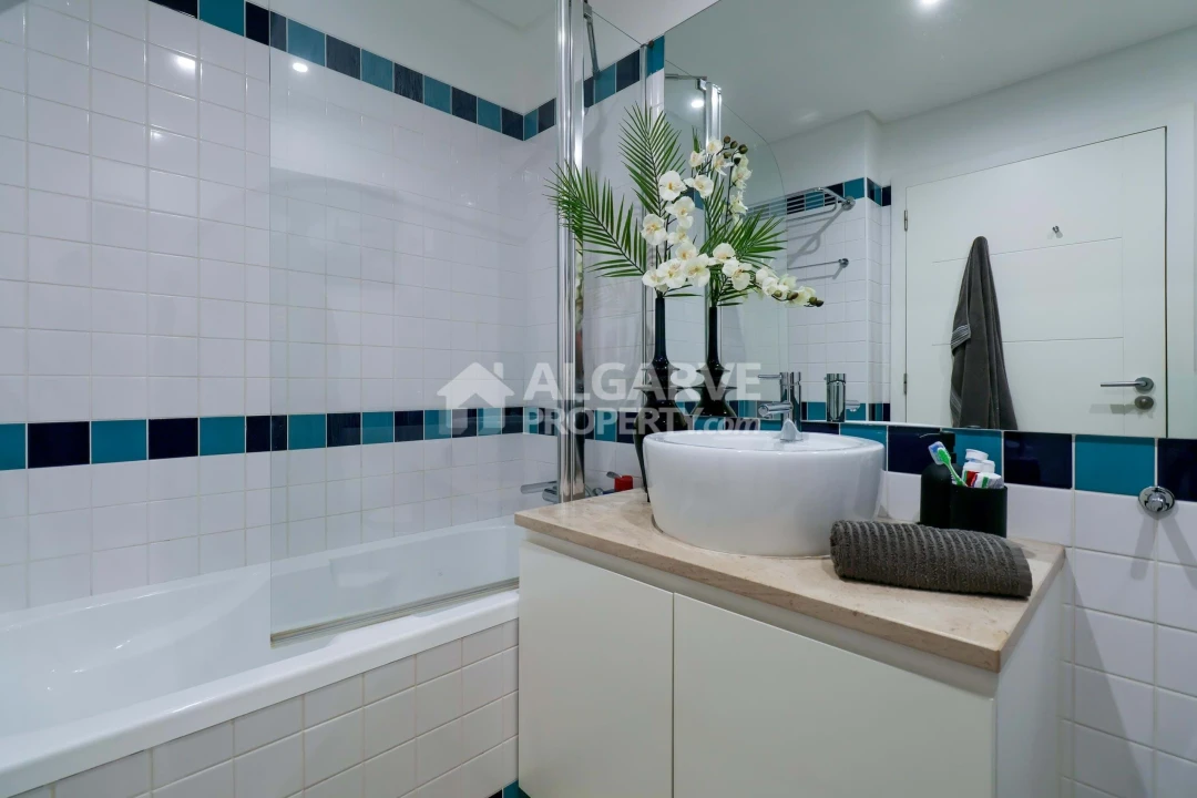 Apartamento T1 para Venda em Quarteira Foto 17