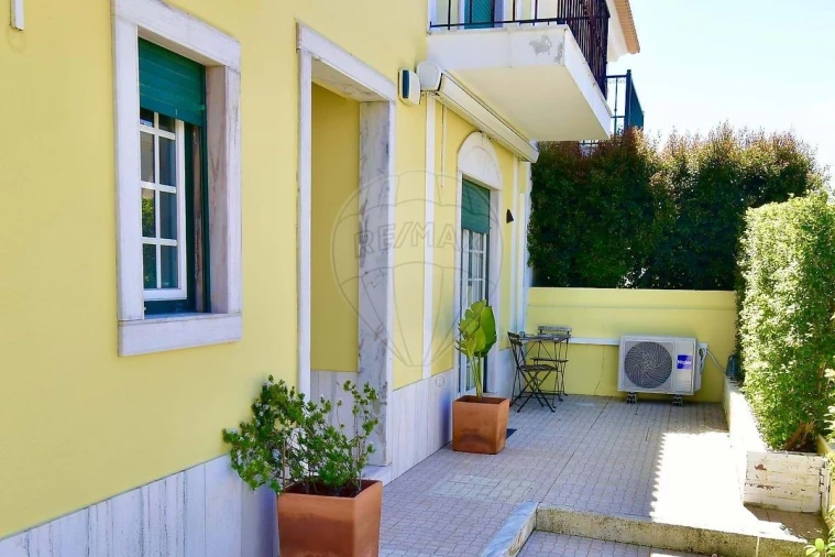 Apartamento T3 para Venda em Alcabideche Foto 3