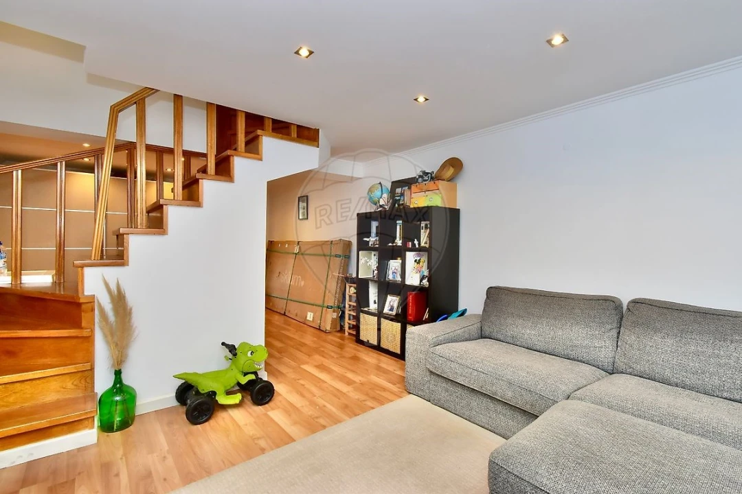 Apartamento T3 para Venda em Alcabideche Foto 12