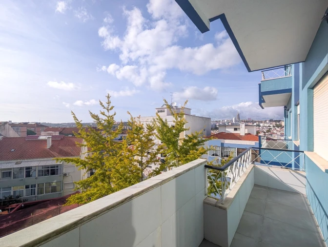 Apartamento T3 para Venda em Almada, Cova da Piedade, Pragal e Cacilhas Foto 3