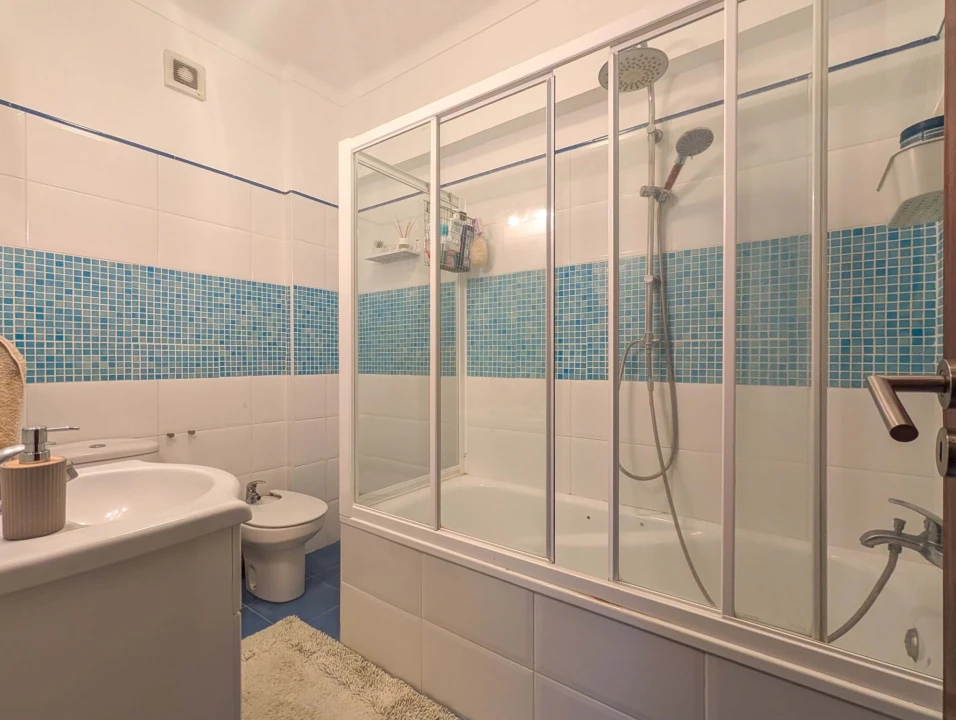 Apartamento T3 para Venda em Almada, Cova da Piedade, Pragal e Cacilhas Foto 16