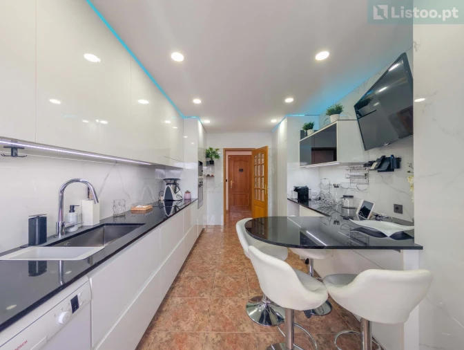 Apartamento T3 para Venda em Loures Foto 17