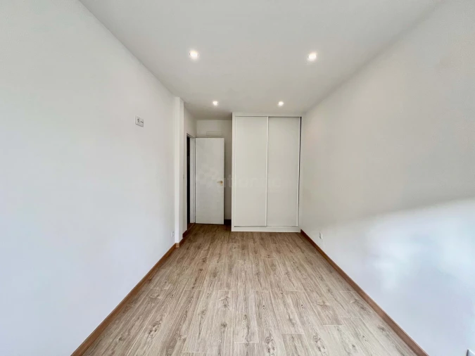 Apartamento T2 para Venda em Agualva e Mira-Sintra Foto 3