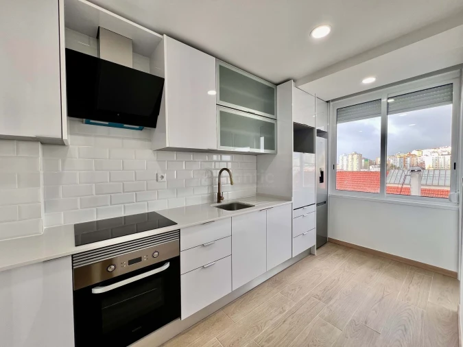 Apartamento T2 para Venda em Agualva e Mira-Sintra Foto 11