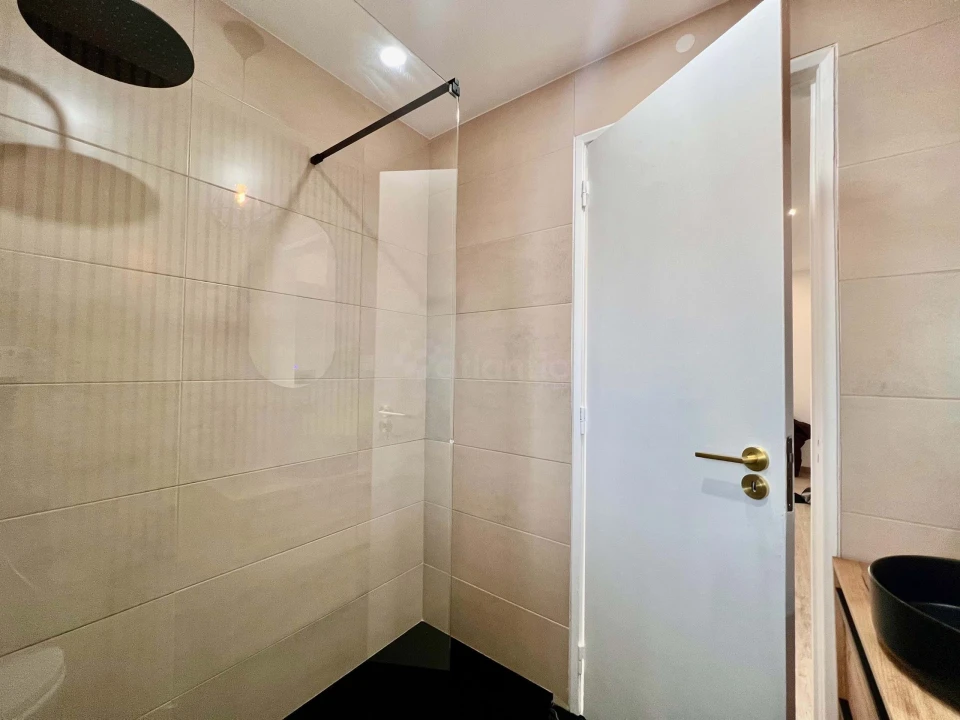 Apartamento T2 para Venda em Agualva e Mira-Sintra Foto 13