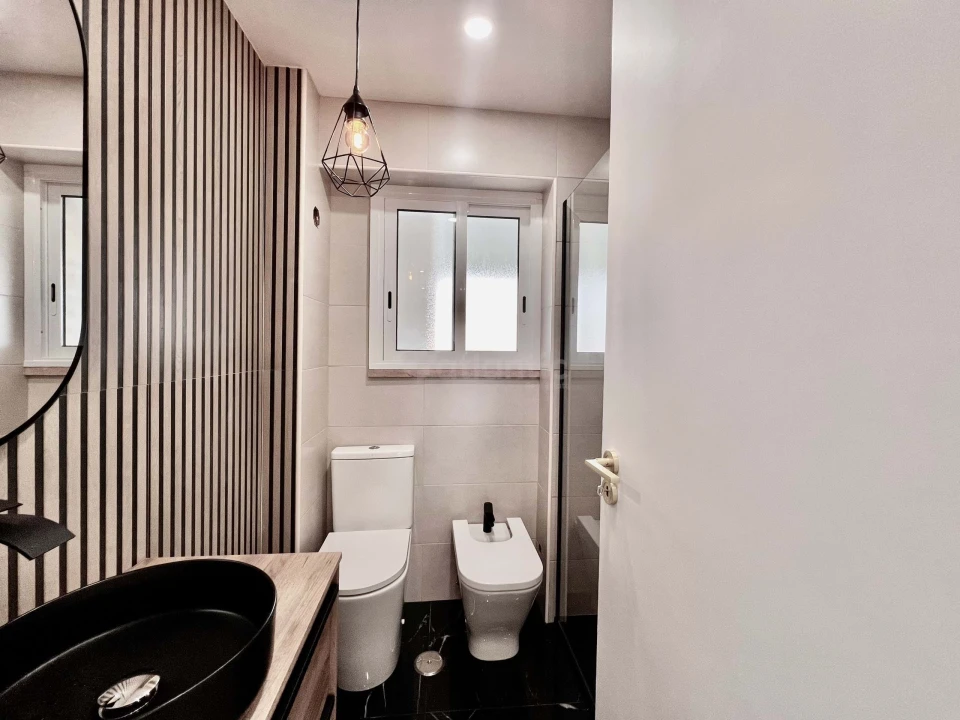 Apartamento T2 para Venda em Agualva e Mira-Sintra Foto 12