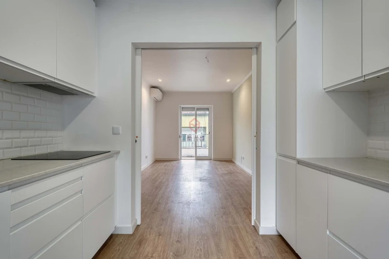 Apartamento T2 para Venda em Algés, Linda-A-Velha e Cruz Quebrada-Dafundo Foto 2